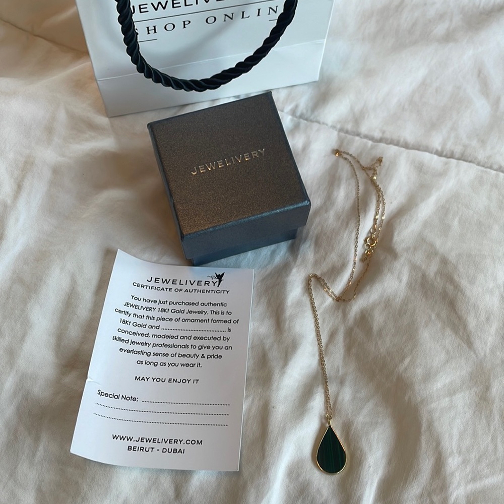 18Kt gold necklace emerald green pendent